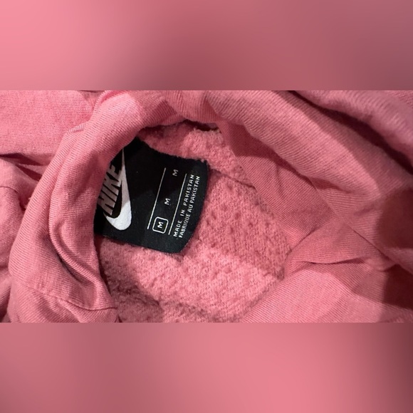 EUC NIKE sweatshirt casual active pink Women’s Sz M pullover crew neck LS nice! - Picture 3 of 4